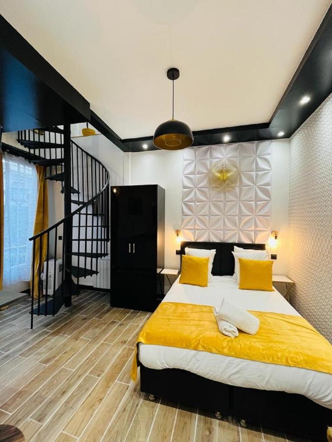 160 - Urban Fashion Week Paris Vuitton Apartment Exterior photo