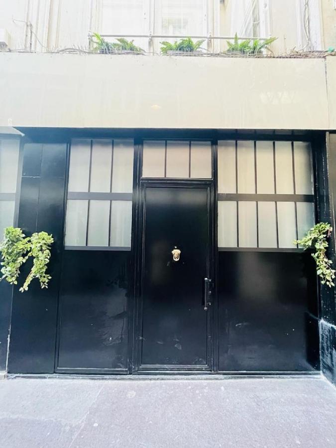 160 - Urban Fashion Week Paris Vuitton Apartment Exterior photo