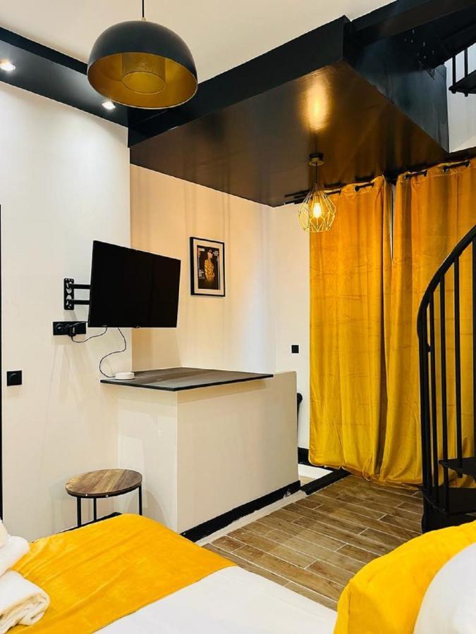 160 - Urban Fashion Week Paris Vuitton Apartment Exterior photo