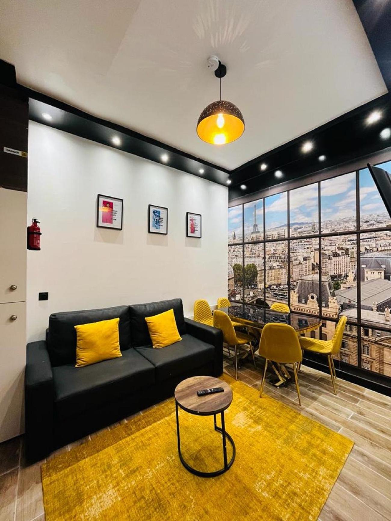 160 - Urban Fashion Week Paris Vuitton Apartment Exterior photo
