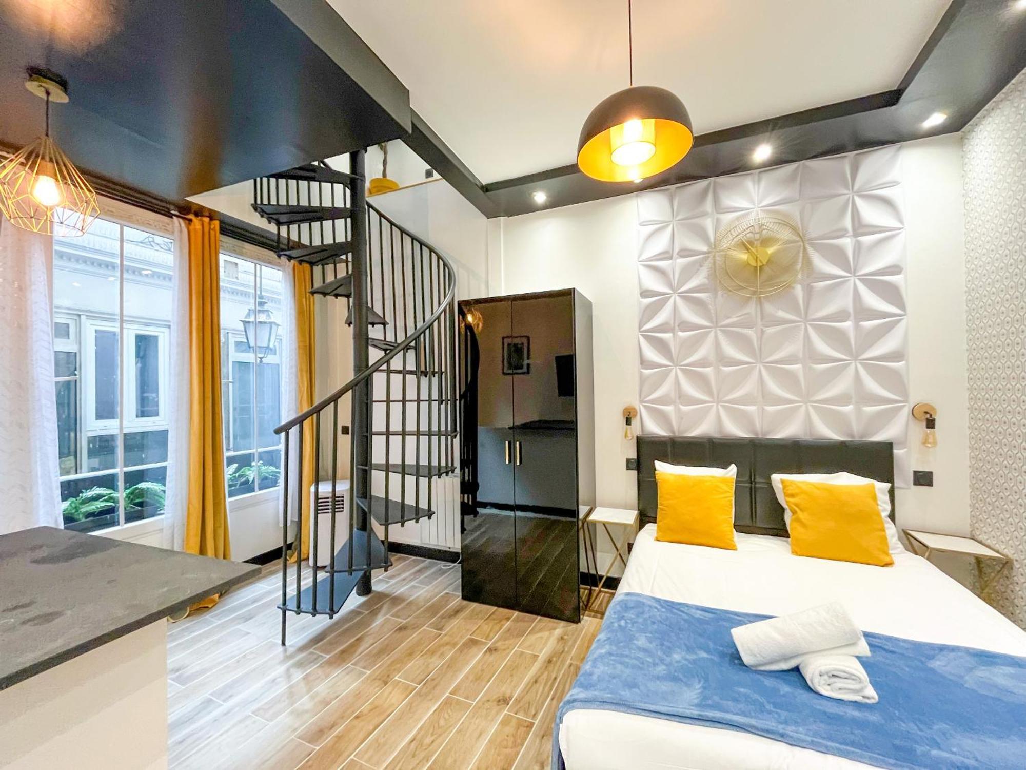 160 - Urban Fashion Week Paris Vuitton Apartment Exterior photo